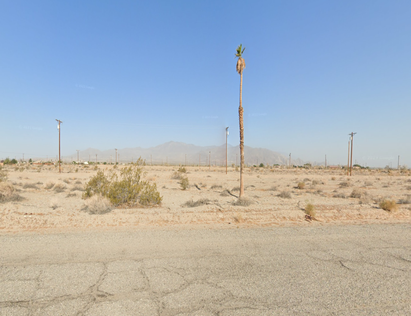 RESIDENTIAL LOT WITH BEAUTIFUL SCENERY!! LOW MONTHLY PAYMENTS OF $250.00  2917  Camino Dr., Salton City, CA 92275 APN: 001-561-006-000 - Get Land Today