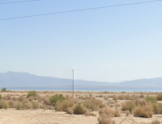 NEW!! RESIDENTIAL LOT 2 BLOCKS FROM LAKE, AMAZING SCENERY!! LOW MONTHLY PAYMENTS OF $175.00  2546 Treasure Dr., Salton City, CA 92275 APN: 010-471-017-000