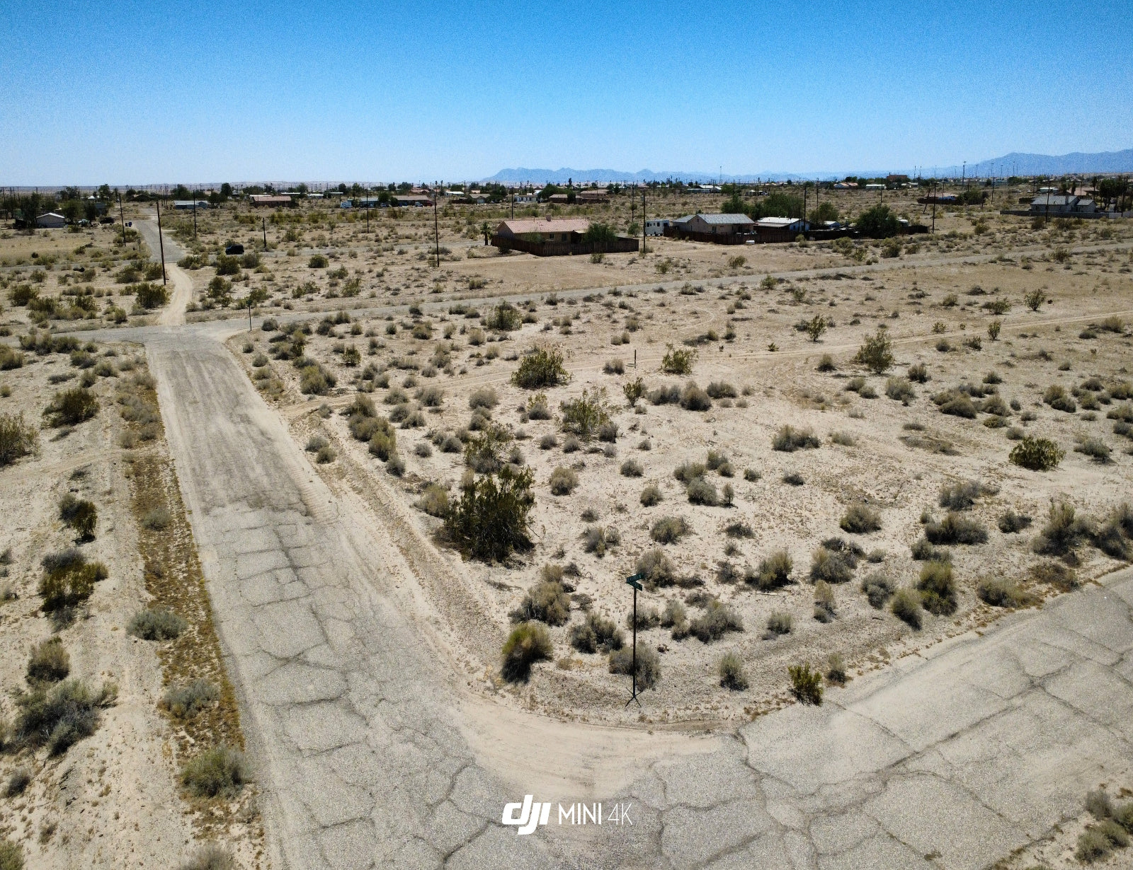 RESIDENTIAL LOT IN A QUIET AREA WITH A BEAUTIFUL SCENERY!! LOW MONTHLY PAYMENTS OF  $ 210.00  1053 Sea Urchin Ave., Salton City, CA 92274 APN: 015-455-007-000 - Get Land Today
