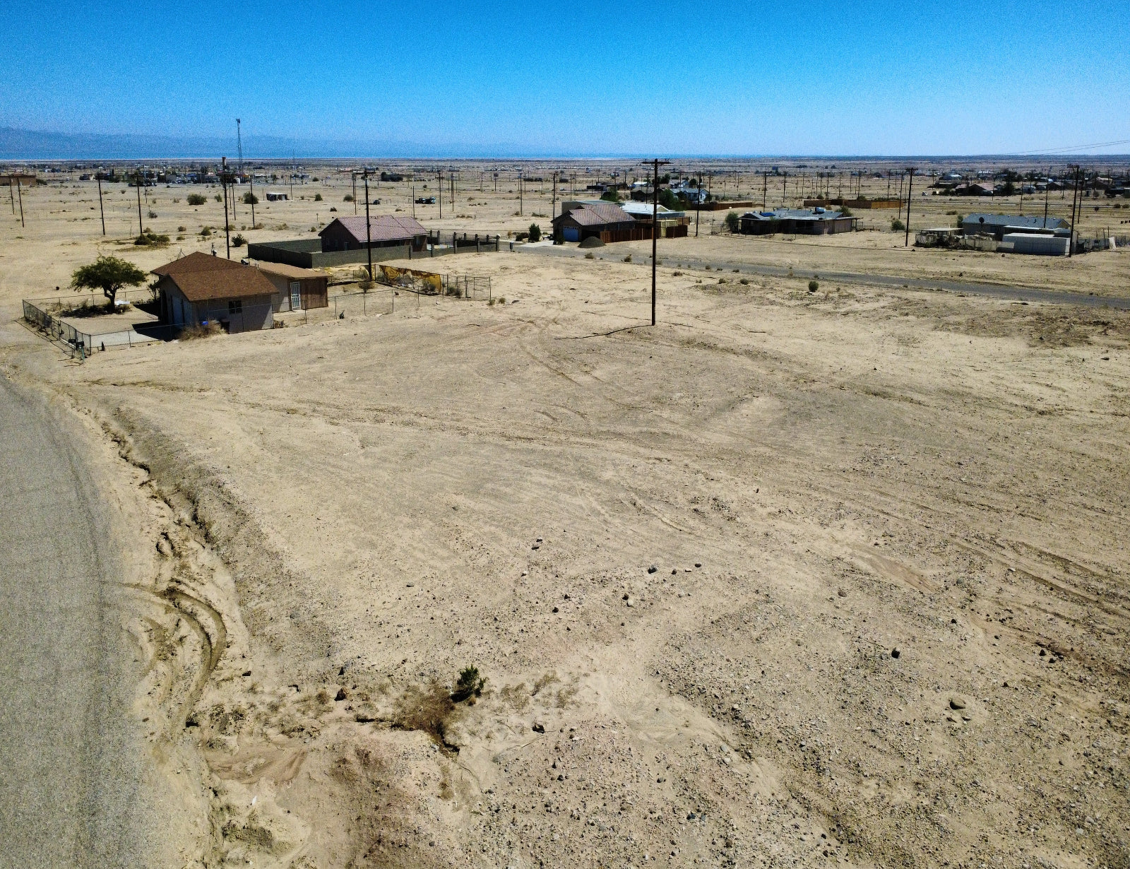 PRE-SALE STARTS 10/20/25!! AMAZING RESIDENTIAL LOT LOCATED ON THE WESTSIDE OF HWY86!! LOW MONTHLY PAYMENTS OF  $ 290.00  1375 Tyler Ave., Salton City, CA 92274 APN: 014-152-004-000 - Get Land Today
