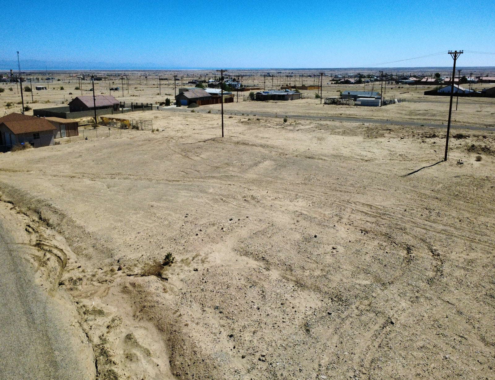 PRE-SALE STARTS 10/20/25!! AMAZING RESIDENTIAL LOT LOCATED ON THE WESTSIDE OF HWY86!! LOW MONTHLY PAYMENTS OF  $ 290.00  1375 Tyler Ave., Salton City, CA 92274 APN: 014-152-004-000 - Get Land Today
