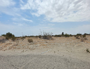 AMAZING OVERSIZED RESIDENTIAL LOT WITH BEAUTIFUL SCENERY!! LOW MONTHLY PAYMENTS OF $200.00  1119 Pacific St., Salton City, CA 92274 APN: 008-031-010-000