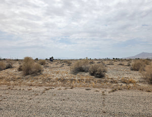PERFECT RESIDENTIAL LOT LOCATED NEAR HIGH SCHOOL AREA!! LOW MONTHLY PAYMENTS OF  $ 225.00  2629 Sea King Ave., Salton City, CA 92274 APN: 008-292-006-000