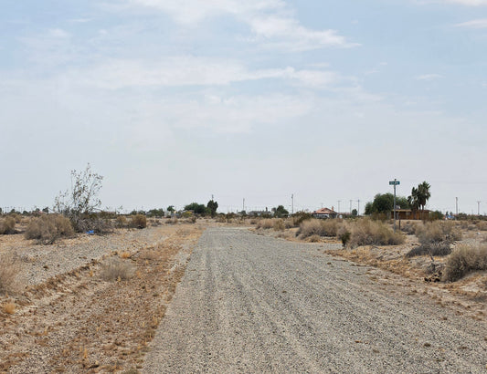 PERFECT RESIDENTIAL LOT LOCATED NEAR HIGH SCHOOL AREA!! LOW MONTHLY PAYMENTS OF  $ 225.00  2629 Sea King Ave., Salton City, CA 92274 APN: 008-292-006-000