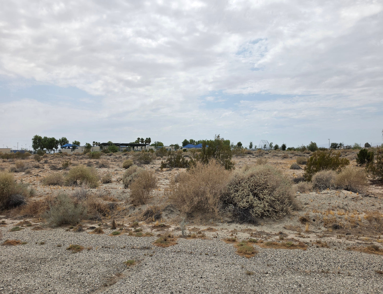 BEAUTIFUL LOCATION NEAR ELEMENTARY SCHOOL!! LOW MONTHLY PAYMENTS OF $215.00   2509 Sea Lite Ave., Salton City, CA 92275 APN: 010-211-015-000