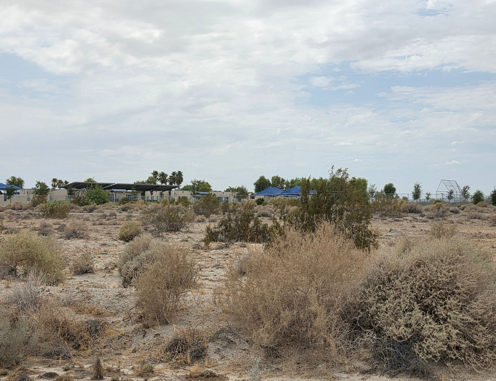 BEAUTIFUL LOCATION NEAR ELEMENTARY SCHOOL!! LOW MONTHLY PAYMENTS OF $215.00   2509 Sea Lite Ave., Salton City, CA 92275 APN: 010-211-015-000