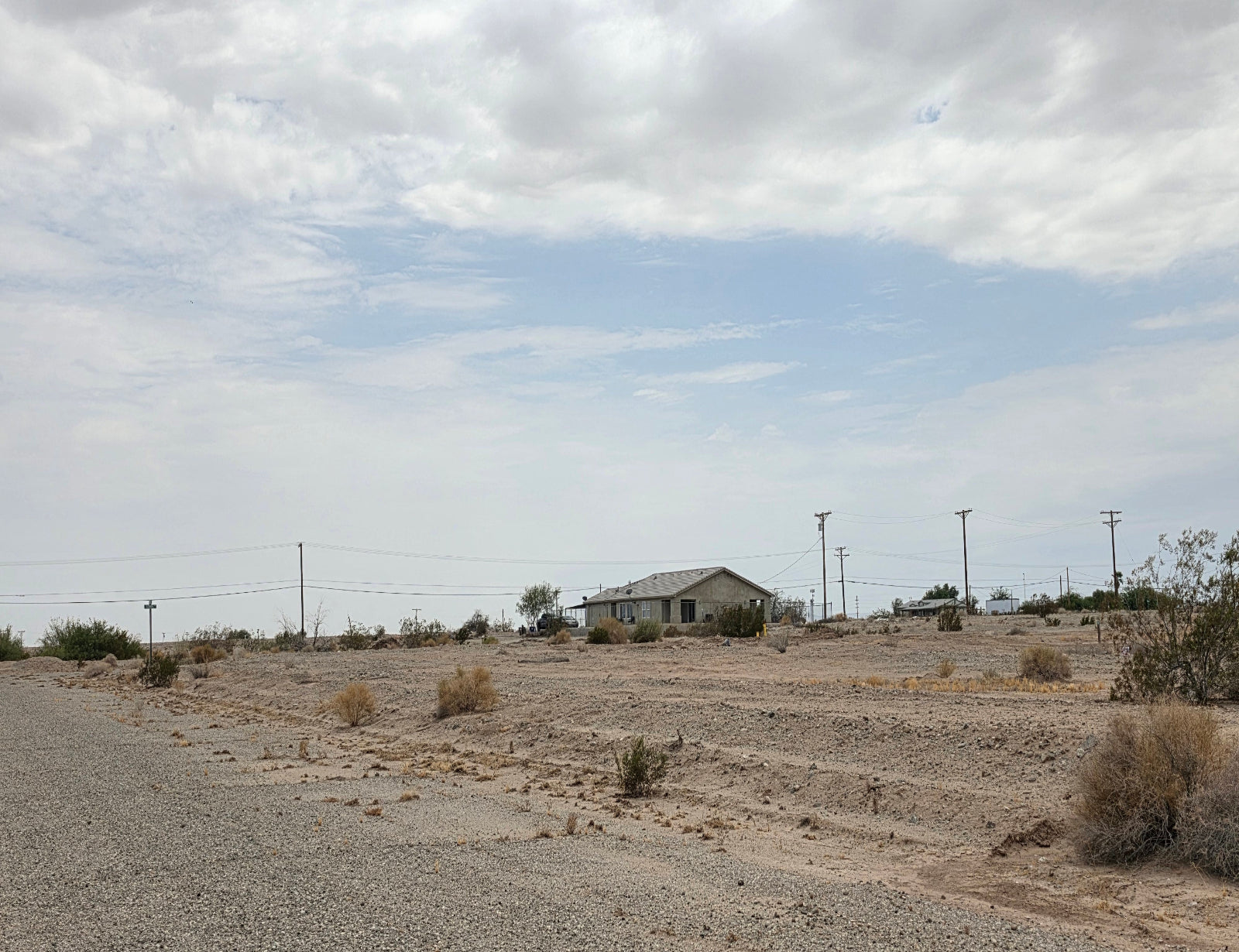 RESIDENTIAL LOT NEAR HIGHWAY 86!! LOW MONTHLY PAYMENTS OF $215.00   2461 Cedar Ave., Salton City, CA 92275 APN: 011-063-004-000