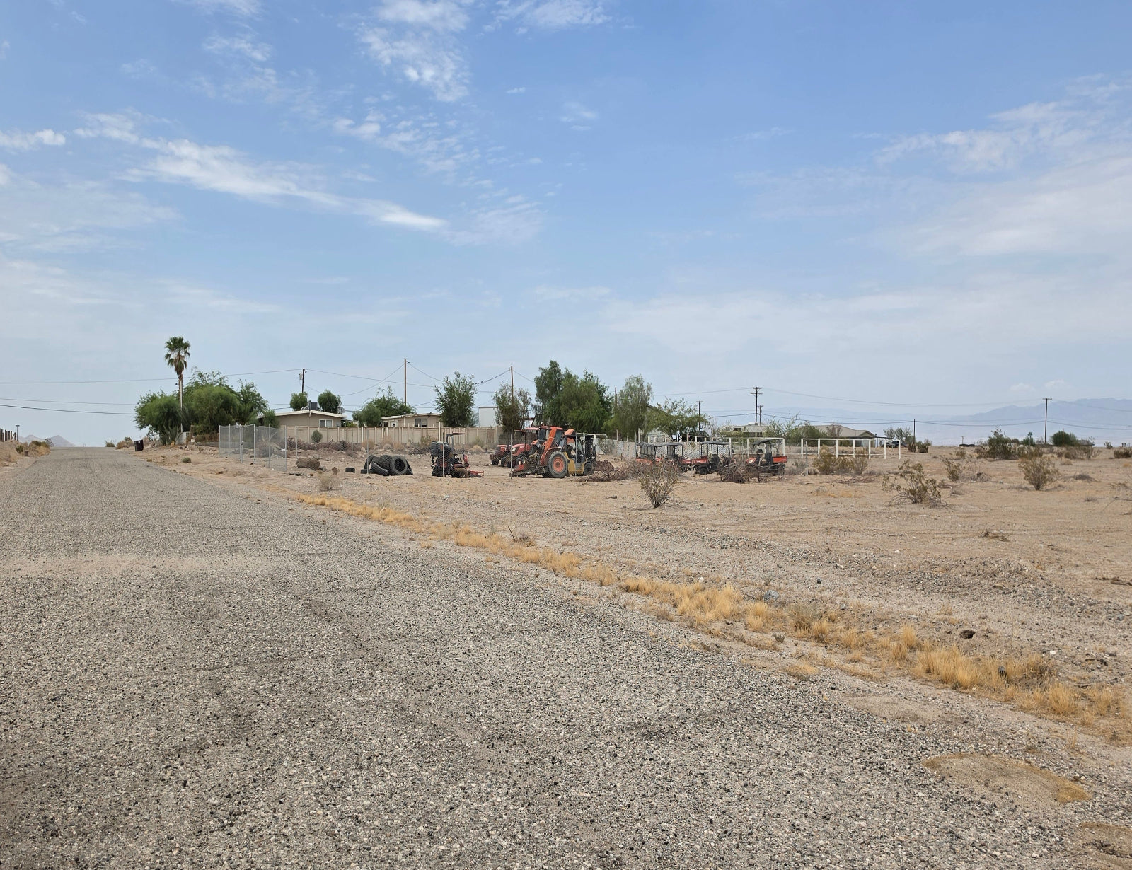 RESIDENTIAL LOT A FEW BLOCKS FROM HIGHWAY 86!! LOW MONTHLY PAYMENTS OF $325.00  2408 Balsa Ave., Salton City, CA 92275 APN: 011-102-013-000