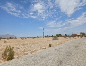 GREAT RESIDENTIAL LOT NEAR HIGH SCHOOL!! LOW MONTHLY PAYMENTS OF $225.00   2333 Shore King Ave., Salton City, CA 92275 APN: 012-093-003-000