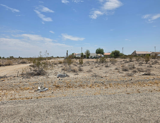RESIDENTIAL LOT ONE BLOCK FROM HIGH SCHOOL!! LOW MONTHLY PAYMENTS OF $225.00   2444 Shore King Ave., Salton City, CA 92275 APN: 012-144-010-000