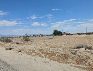RESIDENTIAL LOT NEAR HIGH SCHOOL!! LOW MONTHLY PAYMENTS OF $235.00   2312 Shore Hawk Ave., Salton City, CA 92275 APN: 012-173-008-000