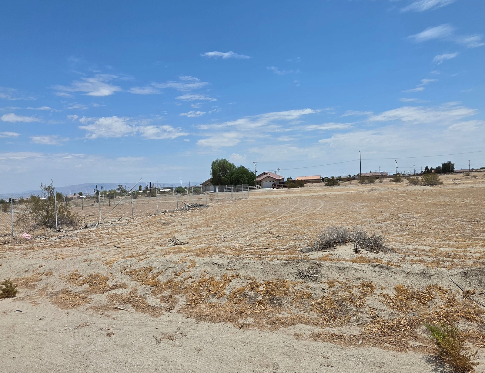 RESIDENTIAL LOT NEAR HIGH SCHOOL!! LOW MONTHLY PAYMENTS OF $235.00   2312 Shore Hawk Ave., Salton City, CA 92275 APN: 012-173-008-000