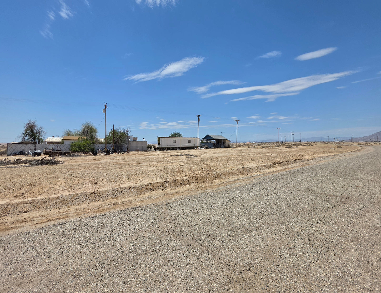 RESIDENTIAL LOT IN A VERY QUIET AREA IN SALTON CITY!! LOW MONTHLY PAYMENTS OF $235.00   1003 Paraguay Ave., Salton City, CA 92275 APN: 015-483-009-000