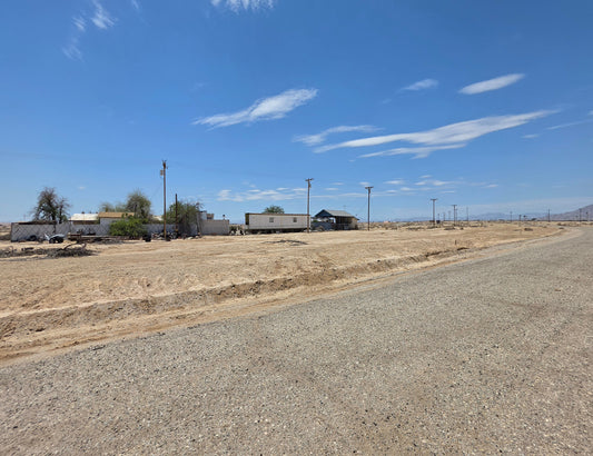 RESIDENTIAL LOT IN A VERY QUIET AREA IN SALTON CITY!! LOW MONTHLY PAYMENTS OF $235.00   1003 Paraguay Ave., Salton City, CA 92275 APN: 015-483-009-000