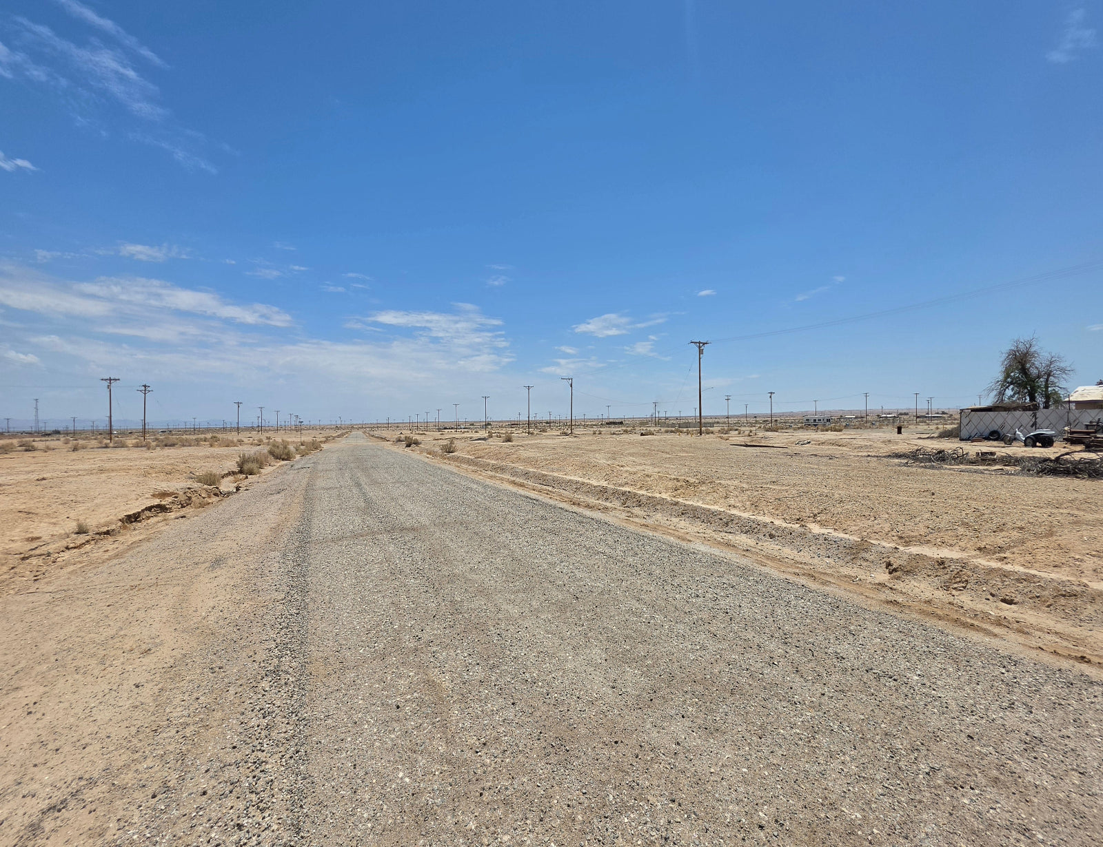 RESIDENTIAL LOT IN A VERY QUIET AREA IN SALTON CITY!! LOW MONTHLY PAYMENTS OF $235.00   1003 Paraguay Ave., Salton City, CA 92275 APN: 015-483-009-000