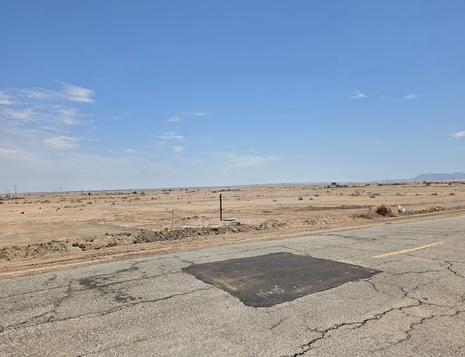 OVERSIZED COMMERCIAL LOT NEAR HIGHWAY 86!! LOW MONTHLY PAYMENTS OF $325.00   2074 Salton Dr., Salton City, CA 92275 APN: 015-501-021-000