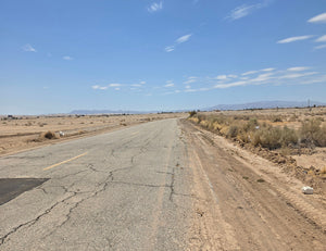 OVERSIZED COMMERCIAL LOT NEAR HIGHWAY 86!! LOW MONTHLY PAYMENTS OF $325.00   2074 Salton Dr., Salton City, CA 92275 APN: 015-501-021-000