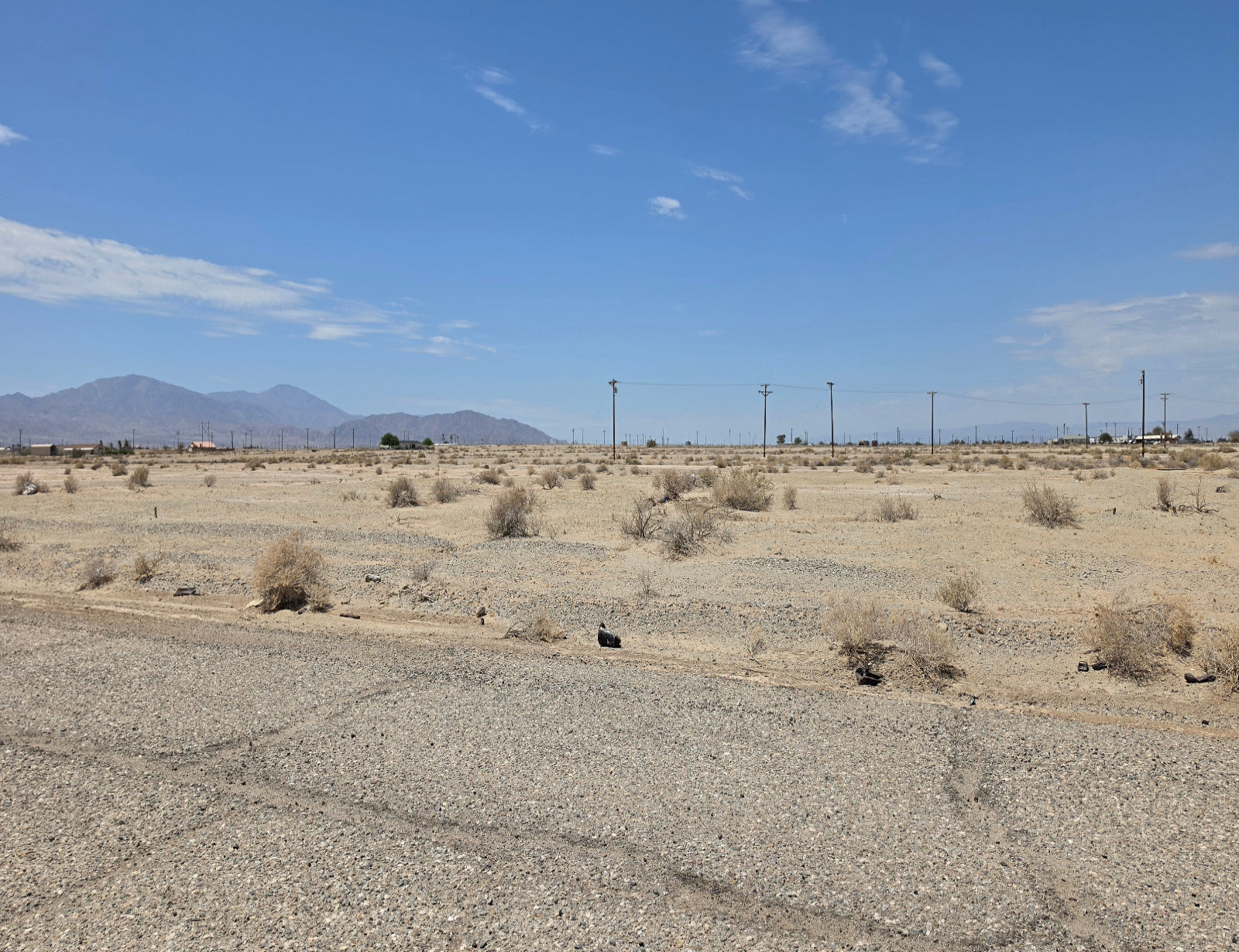RESIDENTIAL LOT IN A QUIET AREA IN SALTON CITY!! LOW MONTHLY PAYMENTS OF $200.00  1008 Clover Leaf Dr., Salton City, CA 92274 APN: 016-391-011-000