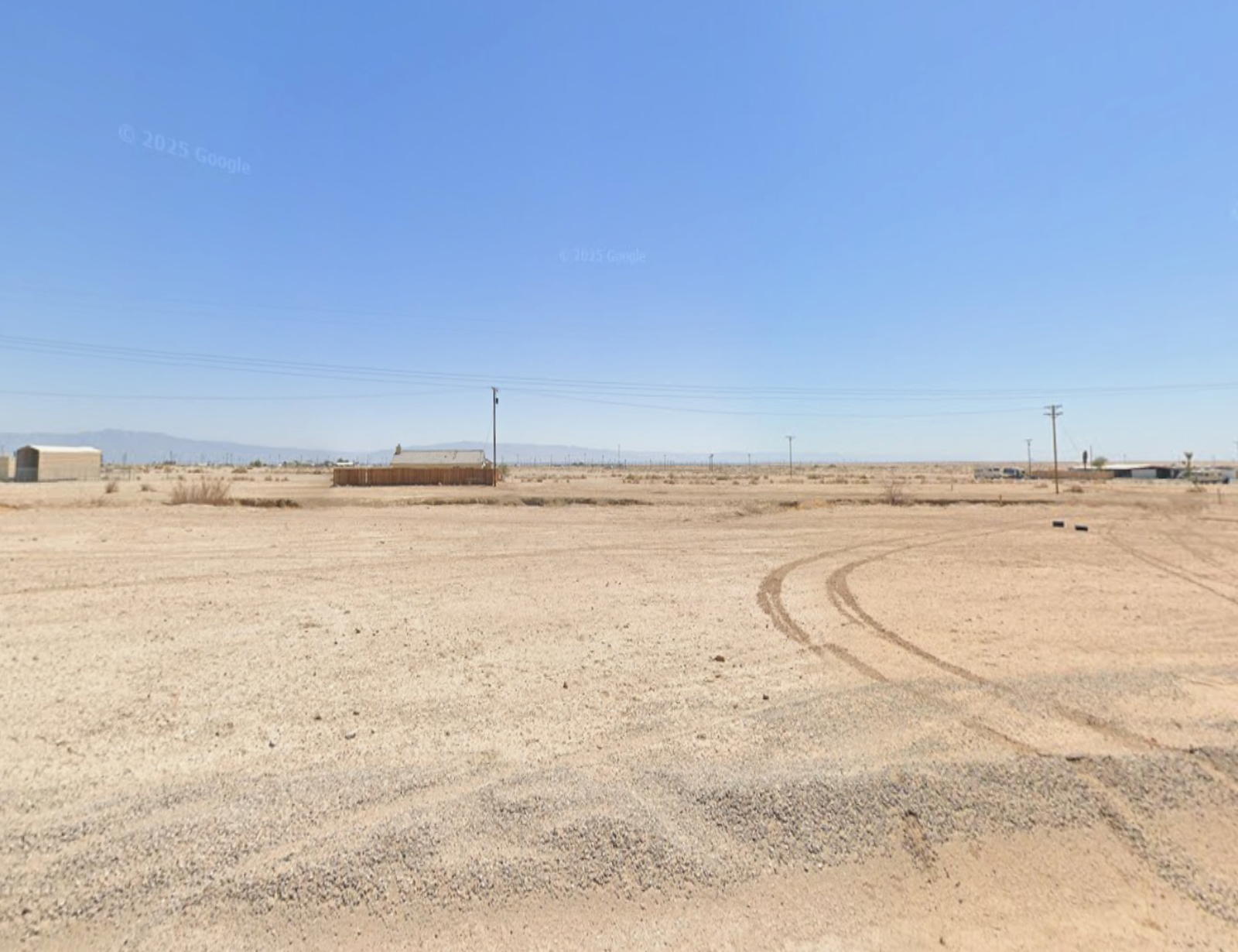 RESIDENTIAL LOT NEAR COMMERCIAL AREA AND HIGHWAY 86!! LOW MONTHLY PAYMENTS OF $235.00   2034 Citrus Ave., Salton City, CA 92275 APN: 016-412-010-000