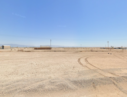RESIDENTIAL LOT NEAR COMMERCIAL AREA AND HIGHWAY 86!! LOW MONTHLY PAYMENTS OF $235.00   2034 Citrus Ave., Salton City, CA 92275 APN: 016-412-010-000