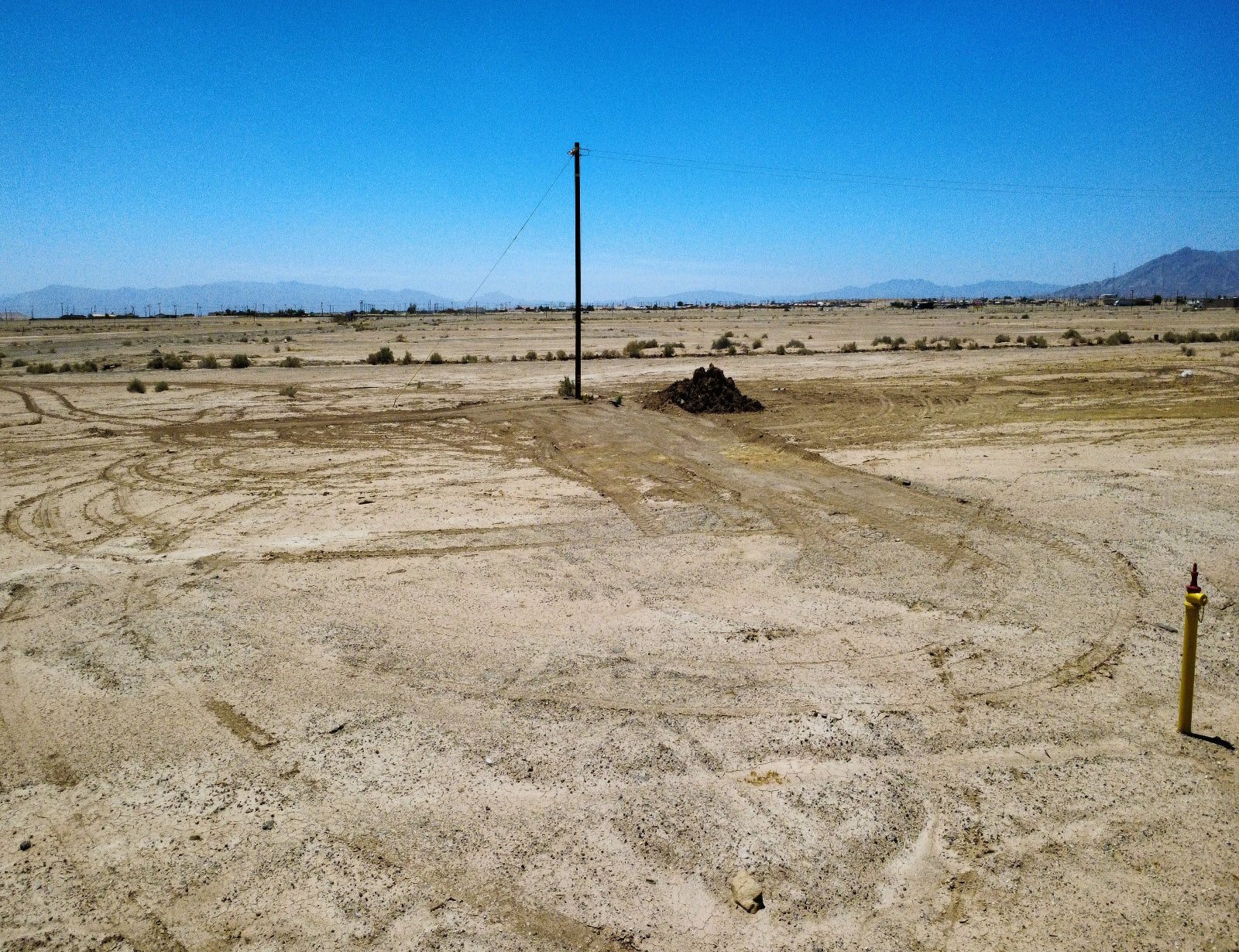 RESIDENTIAL LOT LOCATED NEAR THE COMMERCIAL AREA!! LOW MONTHLY PAYMENTS OF $275.00  2039 Cornell Ave., Salton City, CA 92275  APN: 015-561-007-000 - Get Land Today