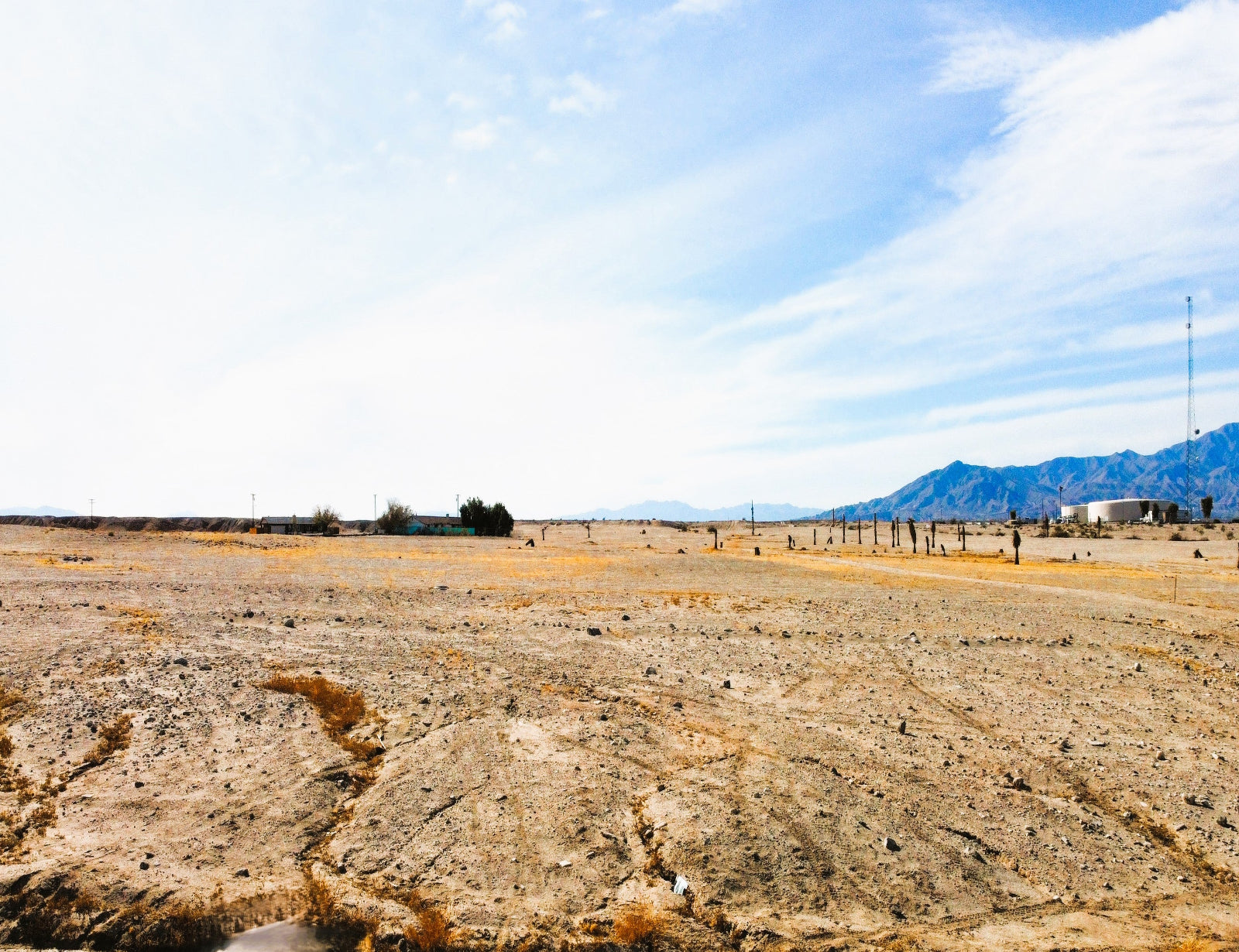 NEW!! AMAZING WESTSIDE RESIDENTIAL LOT LOCATED A FEW BLOCKS FROM THE COMMERCIAL AREA!! LOW MONTHLY PAYMENTS OF $300.00  2071 Ranchero Ave., Salton City, CA 92275  APN: 007-331-024-000