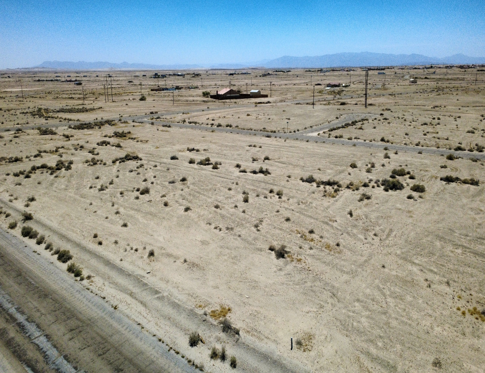 RESIDENTIAL LOT VERY CLOSE TO THE HIGHWAY!! LOW MONTHLY PAYMENTS OF $275.00  2105 Riviera Cir., Salton City, CA 92275  APN: 015-432-003-000 - Get Land Today