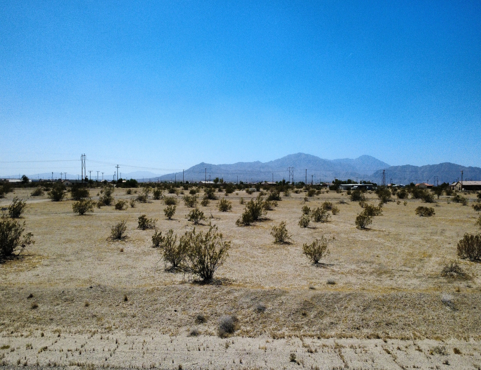 GREAT RESIDENTIAL LOT NEAR HIGH SCHOOL!! LOW MONTHLY PAYMENTS OF $215.00   2307 Shore Jewel Ave., Salton City, CA 92275 APN: 012-092-009-000