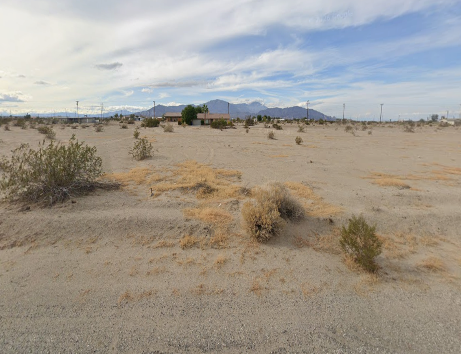 GREAT RESIDENTIAL LOT NEAR HIGH SCHOOL!! LOW MONTHLY PAYMENTS OF $225.00   2333 Shore King Ave., Salton City, CA 92275 APN: 012-093-003-000