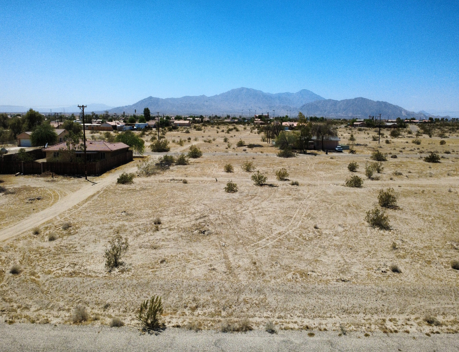 BEAUTIFUL SCENERY RESIDENTIAL LOT LOCATED NEAR SCHOOLS!! LOW MONTHLY PAYMENTS OF $250.00  2439 Sand Ere Ave., Salton City, CA 92275  APN: 012-334-002-000 - Get Land Today