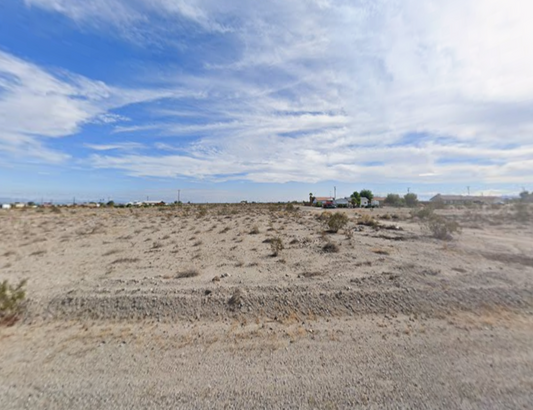 RESIDENTIAL LOT ONE BLOCK FROM HIGH SCHOOL!! LOW MONTHLY PAYMENTS OF $225.00   2444 Shore King Ave., Salton City, CA 92275 APN: 012-144-010-000