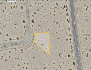 OVERSIZED RESIDENTIAL LOT, ONE BLOCK FROM MAIN ROAD, NEAR SCHOOLS!! LOW MONTHLY PAYMENTS OF $200.00  2244 Coral Pl., Salton City, CA 92275 APN: 011-463-021-000