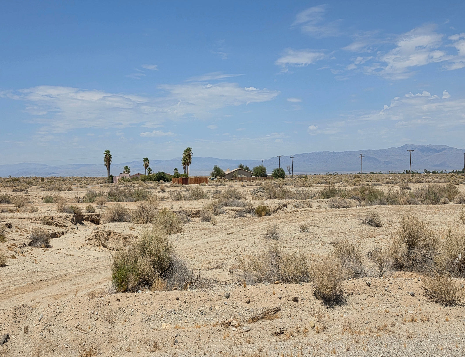 RESIDENTIAL LOT IN A QUIET AREA IN SALTON CITY!! LOW MONTHLY PAYMENTS OF $200.00  930 Fuente Ave., Salton City, CA 92274 APN: 016-021-007-000
