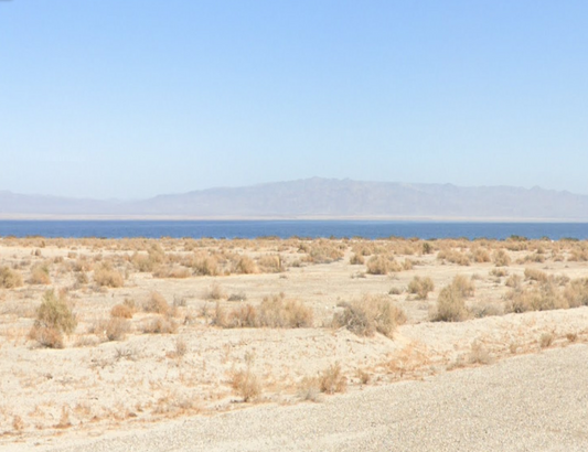 NEW!! MAGNIFICENT LAKE AND MOUNTAIN SCENERY LOT!! LOW MONTHLY PAYMENTS OF $200.00  790 Kahoolawe Ave., Salton City, Ca 92275 APN: 017-473-002-000