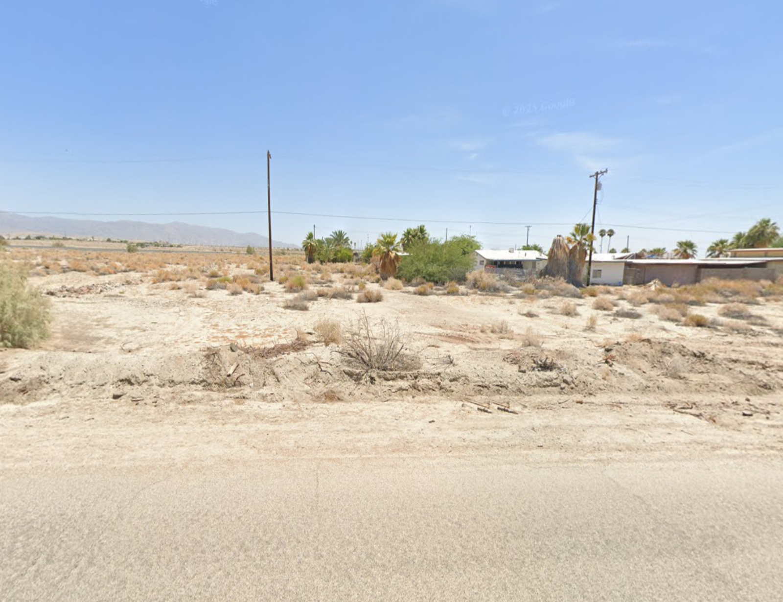 RIVERSIDE COUNTY!! AMAZING LOT IN A PRIVATE AREA IN NORTHSHORE!!  LOW MONTHLY PAYMENTS OF $300.00 Mecca Ave.  APN: 723-251-003