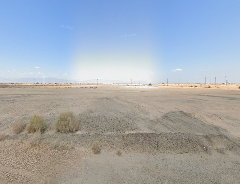AMAZING COMMERCIAL LOT RIGHT OFF OF HIGHWAY 86!! LOW MONTHLY PAYMENTS OF $100.00  1723 Sky View Dr., Salton City, CA 92275 APN: 017-223-002-000
