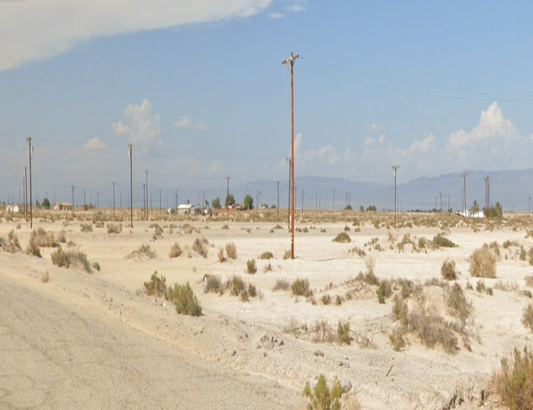 BE THE OWNER OF THESE AMAZING CORNER DOUBLE LOTS!! LOW MONTHLY PAYMENTS OF $350.00  2129 Phoenix Ave. & 2140 Topeka Ave., Salton City, CA 92275  APN: 016-261-005-000 & 016-261-006-000