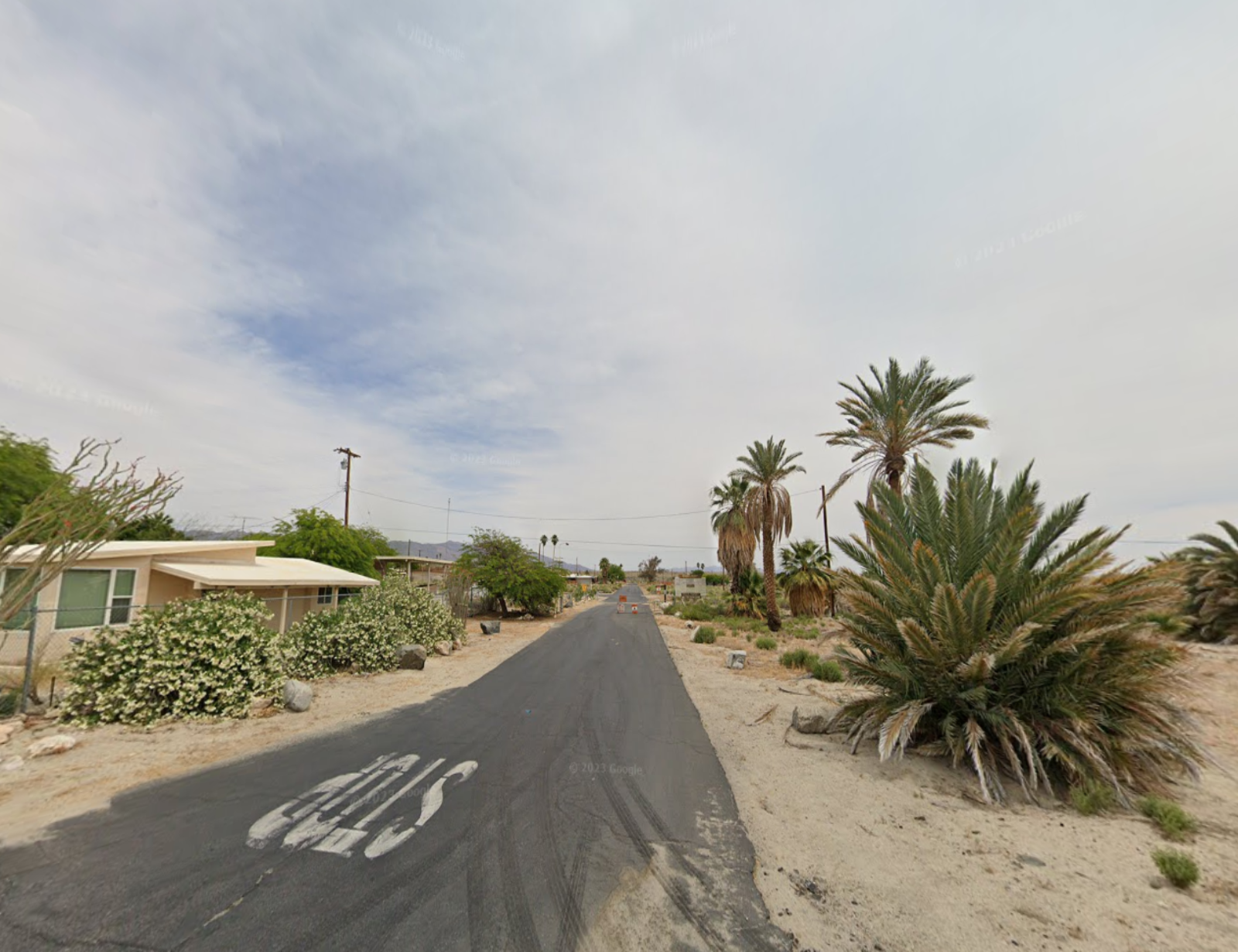 RIVERSIDE COUNTY!! LAKE FRONTAGE LOT IN A PRIVATE AREA IN NORTHSHORE!!  LOW MONTHLY PAYMENTS OF $300.00  APN: 723-261-036