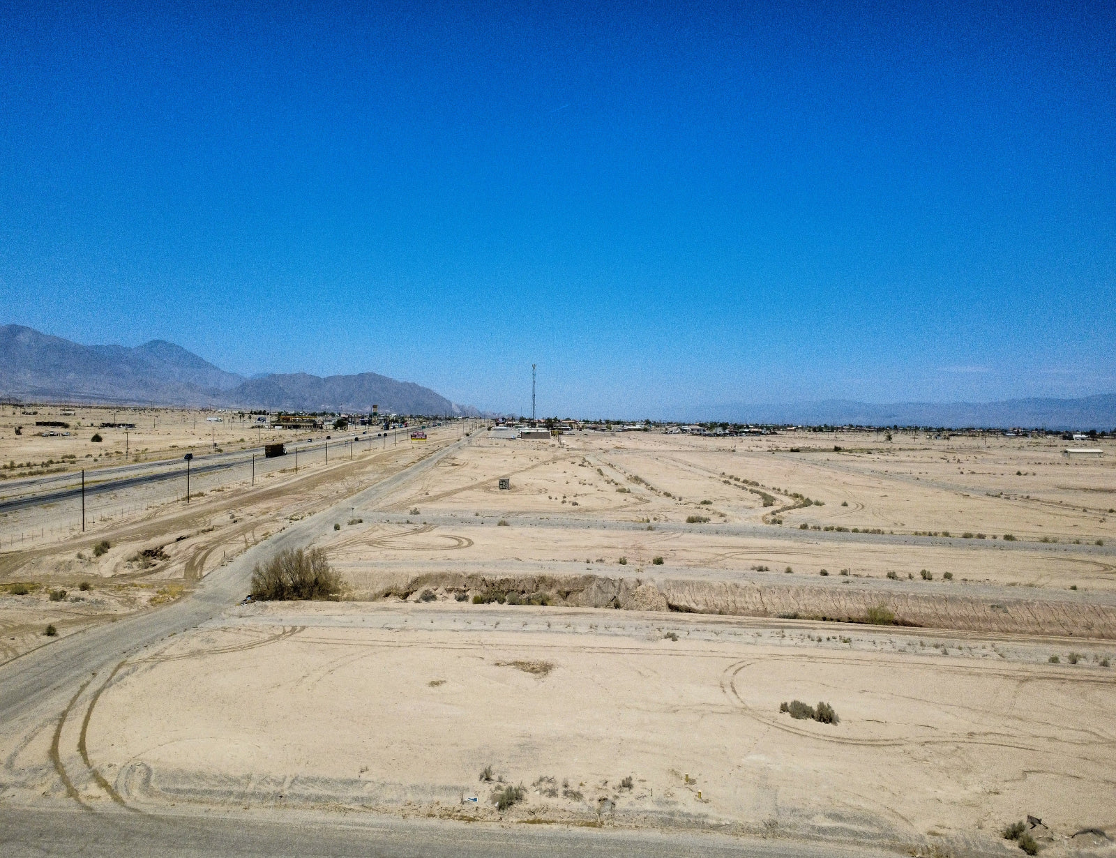 GREAT COMMERCIAL LOT LOCATED RIGHT OFF THE HIGHWAY!! LOW MONTHLY PAYMENTS OF $310.00  1152 Stanford Ave., Salton City, CA 92275  APN: 017-021-005-000 - Get Land Today