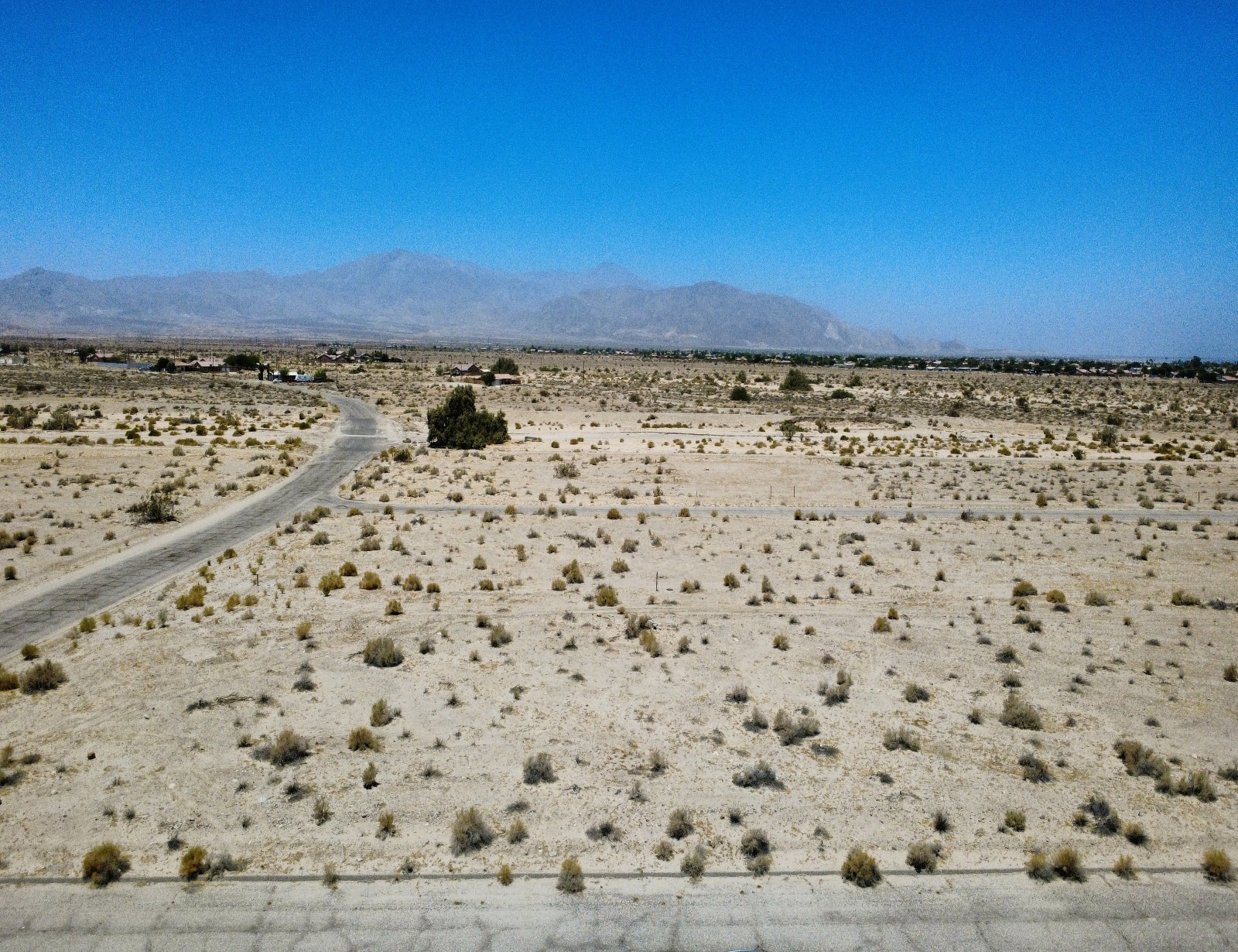 RESIDENTIAL COMBO LOCATED IN A VERY QUIET AREA IN SALTON CITY!! LOW MONTHLY PAYMENTS OF $400.00  2681 & 2679 Ladi Ave., Salton City, CA 92275 APN: 009-212-006-000 & 009-212-007-000