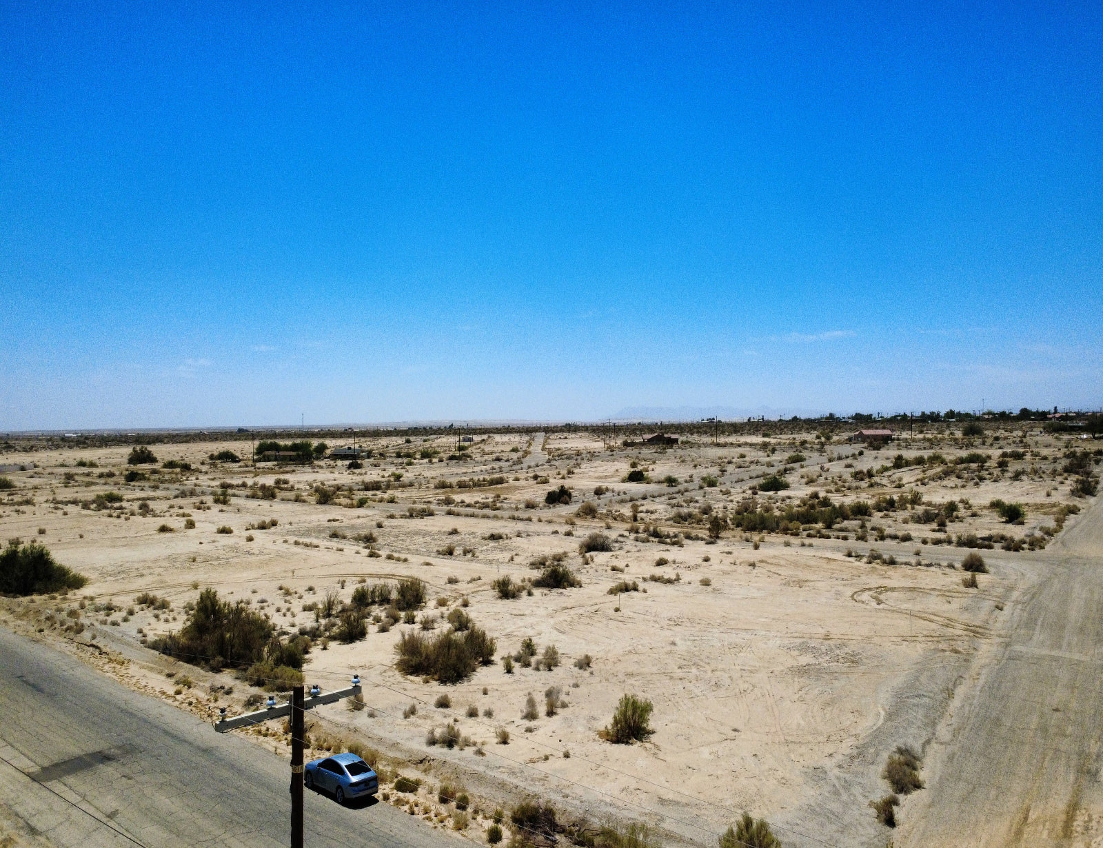 SIDE BY SIDE COMBO LOTS ON MAIN ROAD WITH BEAUTIFUL SCENERY!! LOW MONTHLY PAYMENTS OF $500.00  2547 Seaview Dr., Salton City, CA 92275 APN: 010-464-002-000 & 010-464-003-000