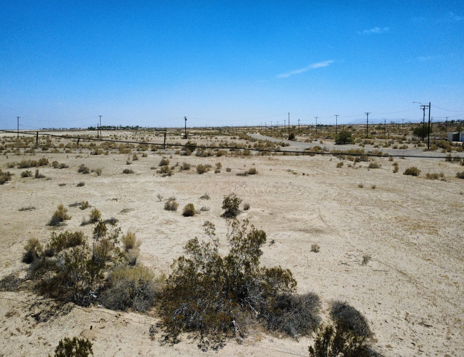 SIDE BY SIDE COMBO LOTS NEAR SALTON SEA LAKE!! LOW MONTHLY PAYMENTS OF $500.00  948 & 946 Flamingo Ave., Salton City, CA 92275 APN: 010-304-003-000 & 010-304-004-000